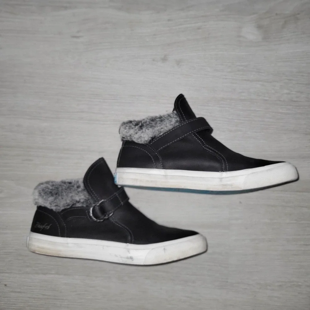 Blowfish Malibu Black Faux Leather Faux Fur Lined High Top Sneakers Buckle Strap
